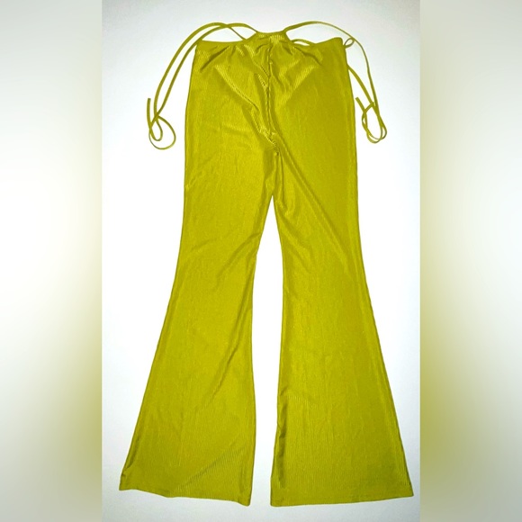 SHEIN High Waist Flare Trousers w/ Waist strap. - Picture 2 of 5